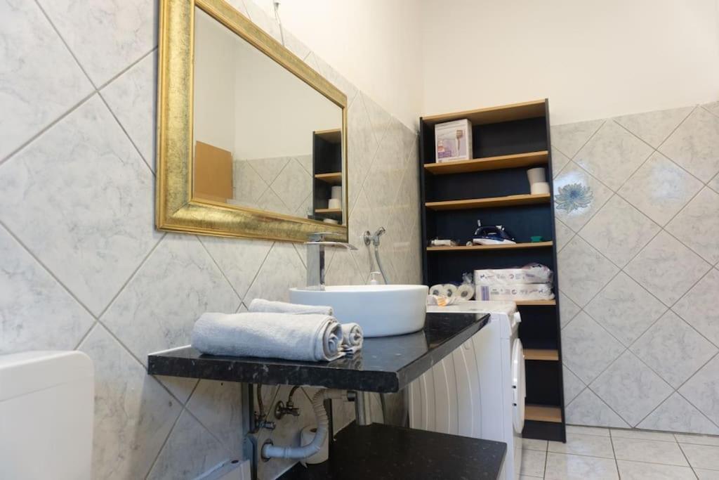 Apartment In Wuppertal - Charmante 3-Zimmer-Oase Mit Kamin Und Badewanne Eksteriør bilde