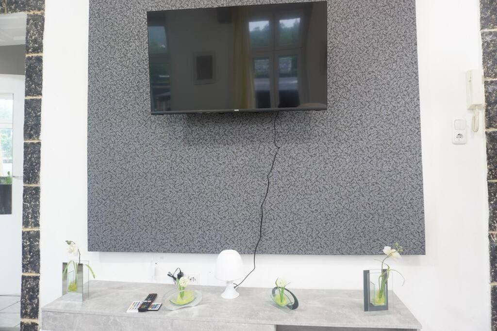 Apartment In Wuppertal - Charmante 3-Zimmer-Oase Mit Kamin Und Badewanne Eksteriør bilde
