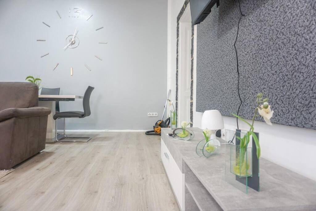 Apartment In Wuppertal - Charmante 3-Zimmer-Oase Mit Kamin Und Badewanne Eksteriør bilde