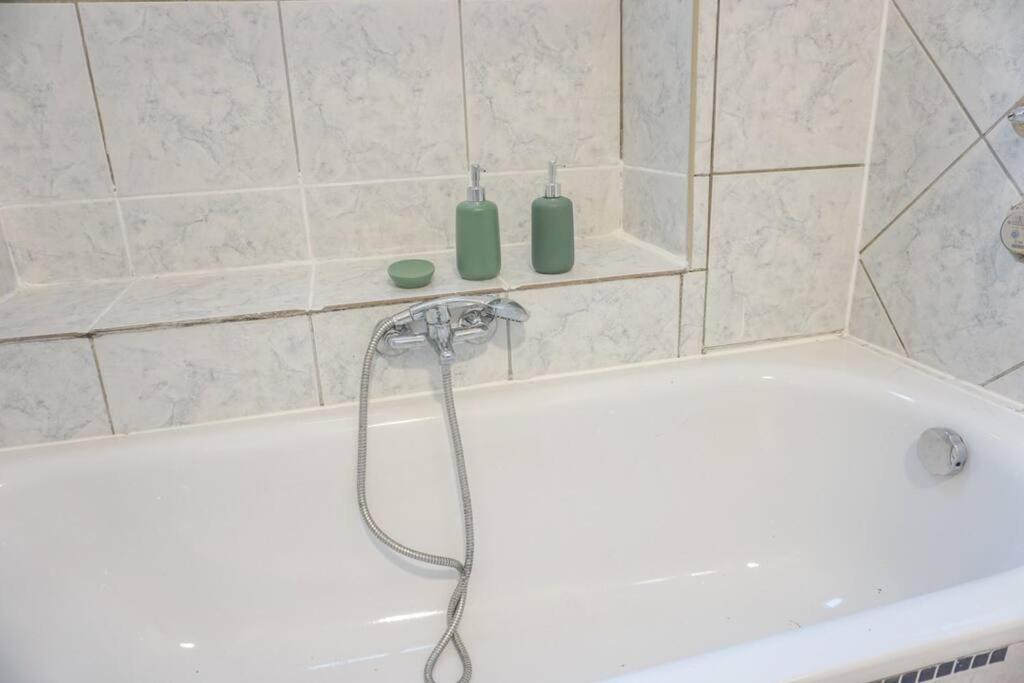 Apartment In Wuppertal - Charmante 3-Zimmer-Oase Mit Kamin Und Badewanne Eksteriør bilde