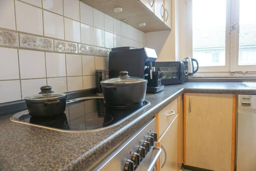 Apartment In Wuppertal - Charmante 3-Zimmer-Oase Mit Kamin Und Badewanne Eksteriør bilde