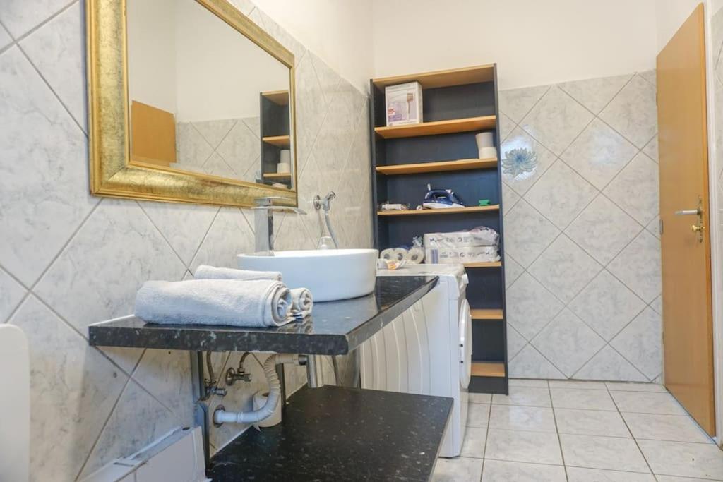 Apartment In Wuppertal - Charmante 3-Zimmer-Oase Mit Kamin Und Badewanne Eksteriør bilde