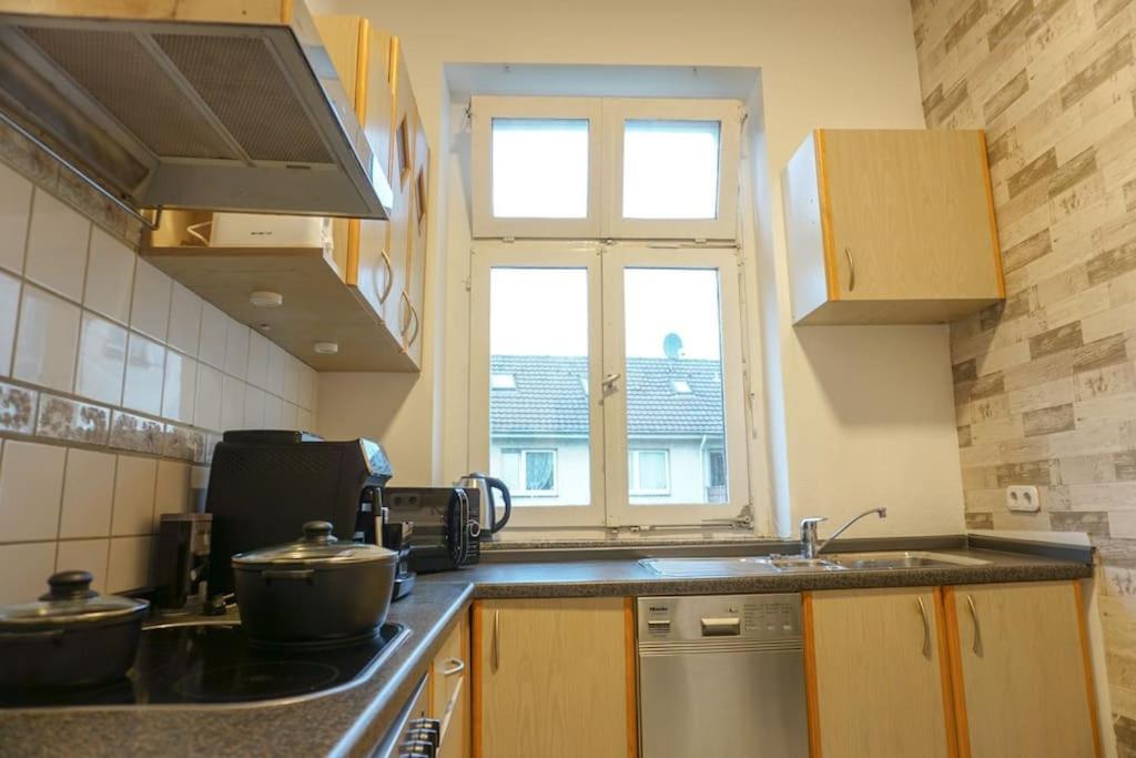 Apartment In Wuppertal - Charmante 3-Zimmer-Oase Mit Kamin Und Badewanne Eksteriør bilde
